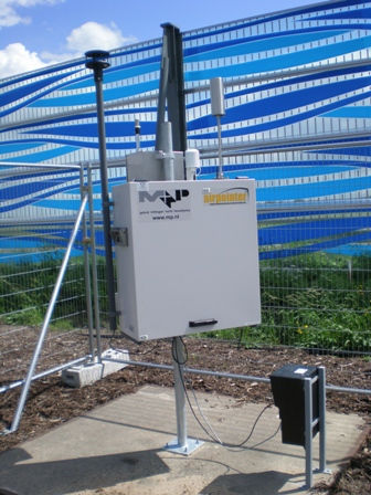 Airpointer pole mounted compact air quality monitoring system